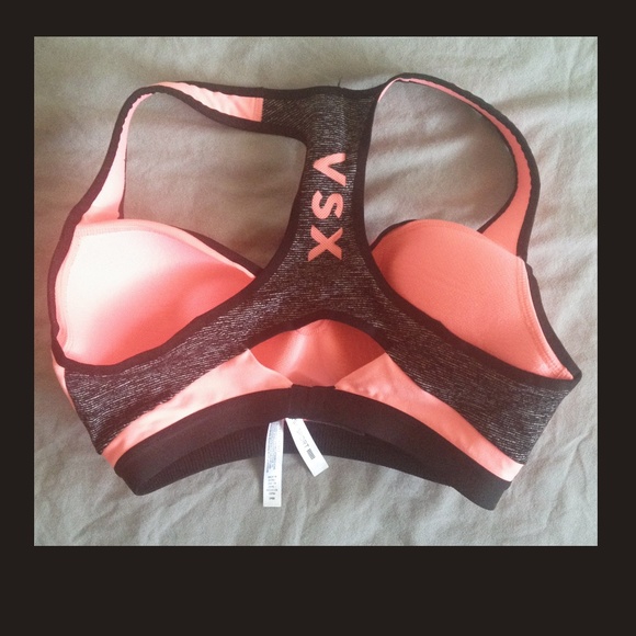Victoria's Secret Sport. 34DD. Never worn. - Picture 3 of 3